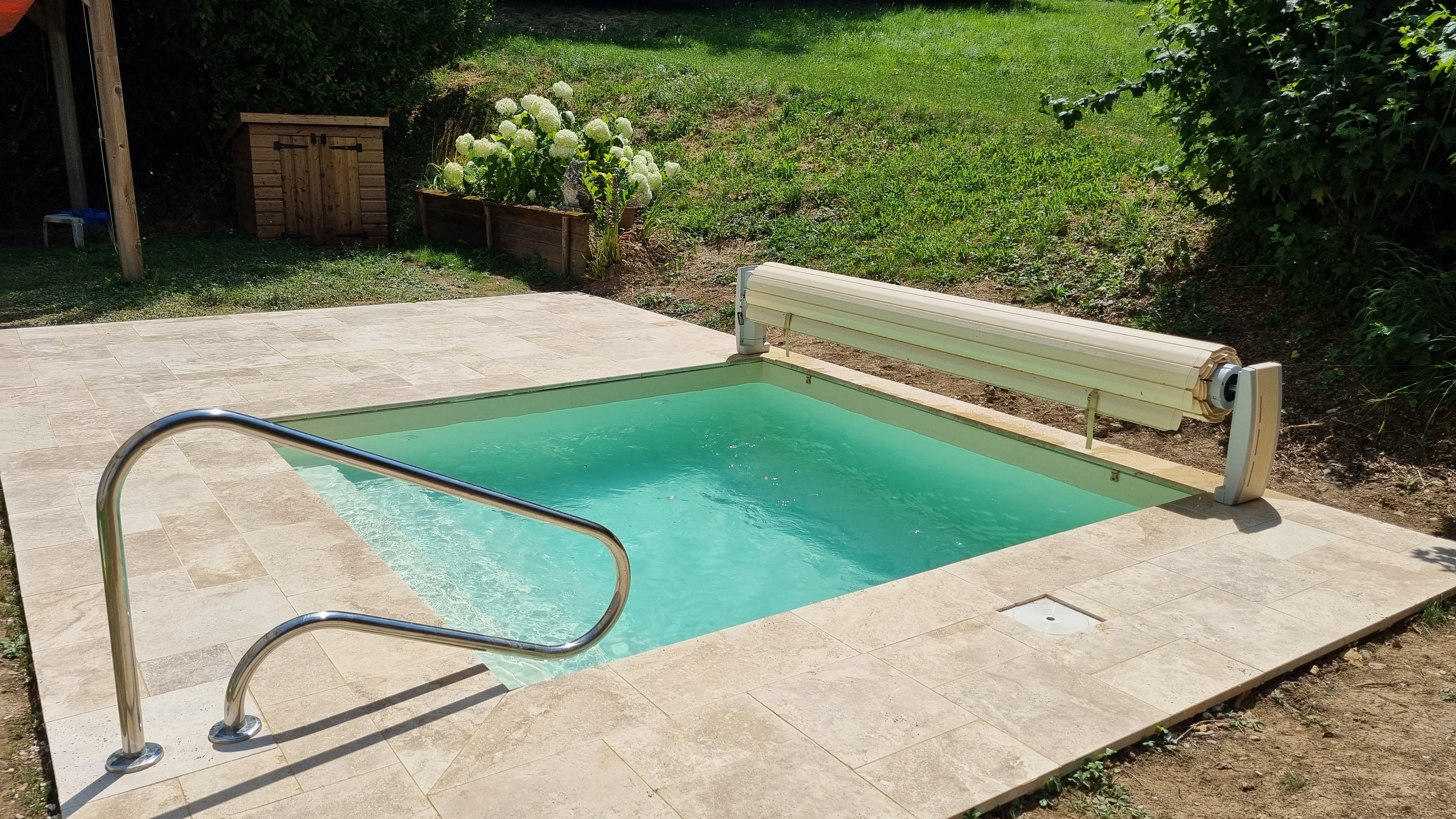 Piscine aluminium en Isère, durable et économique.